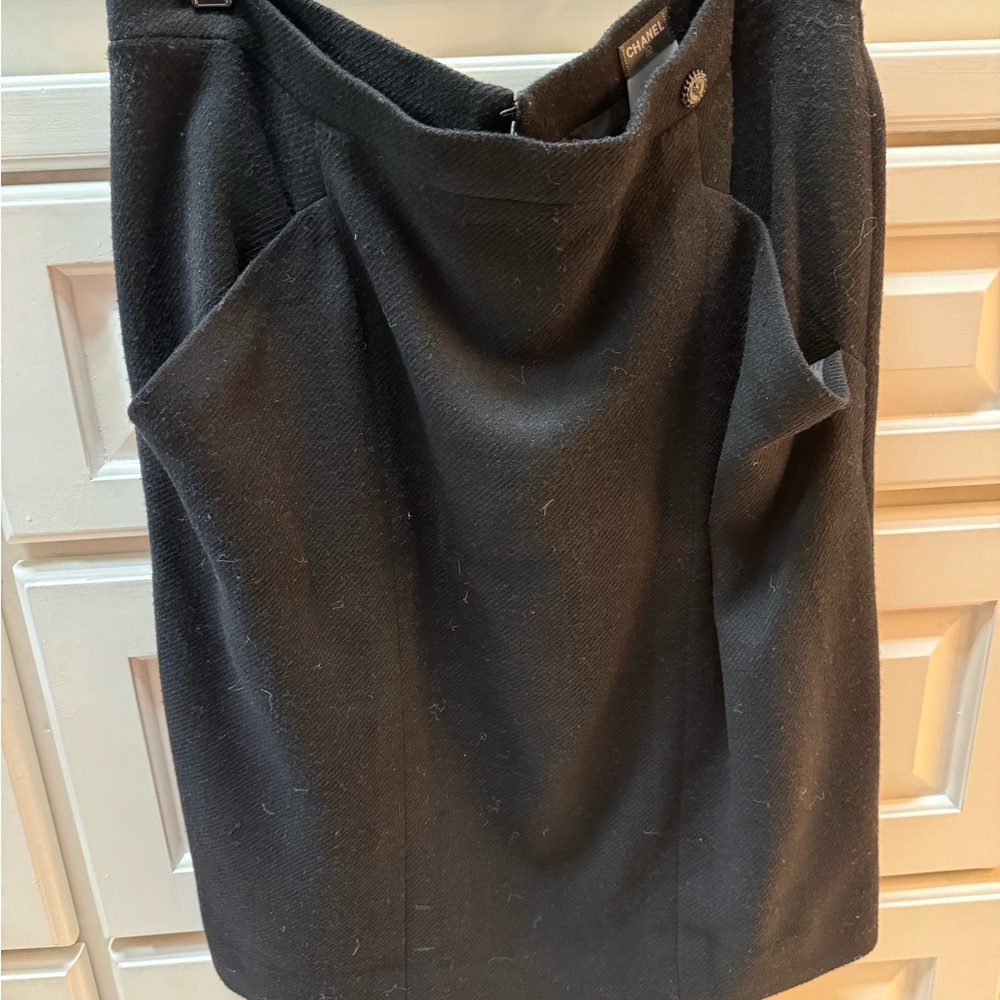 Chanel Luxuries Very Good Condition - Picture 2 of 5